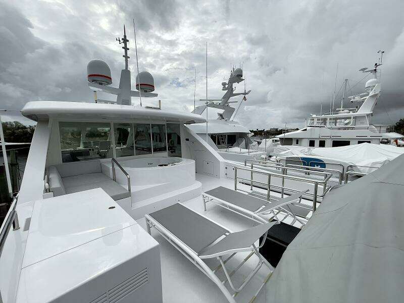 2021 Hargrave Skylounge Flush Deck