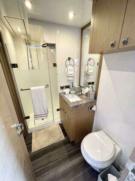 2021 Hargrave Skylounge Flush Deck