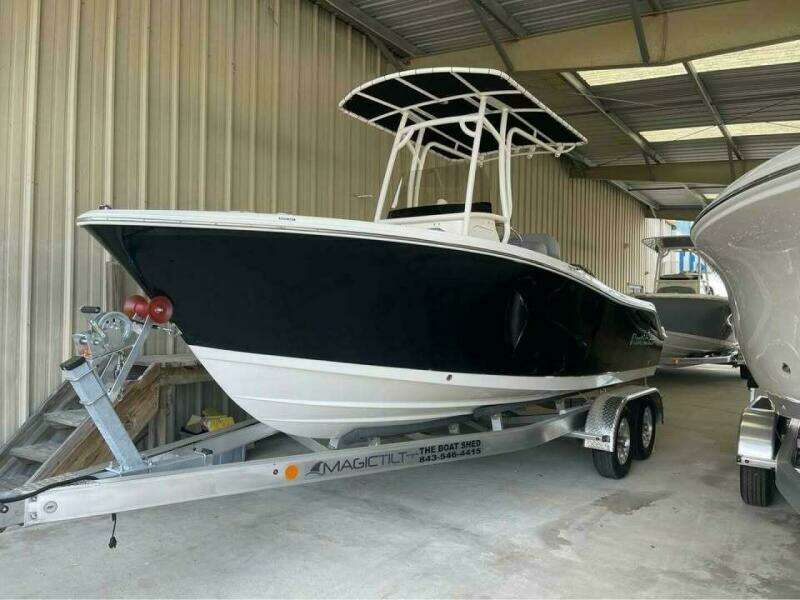 2022 NauticStar 2102 Legacy