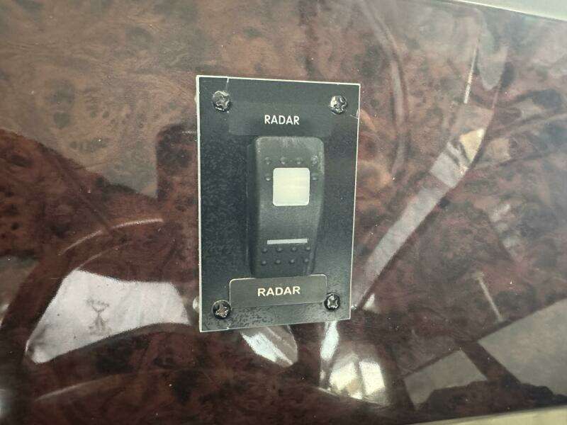 2005 Regal 3560 Commodore