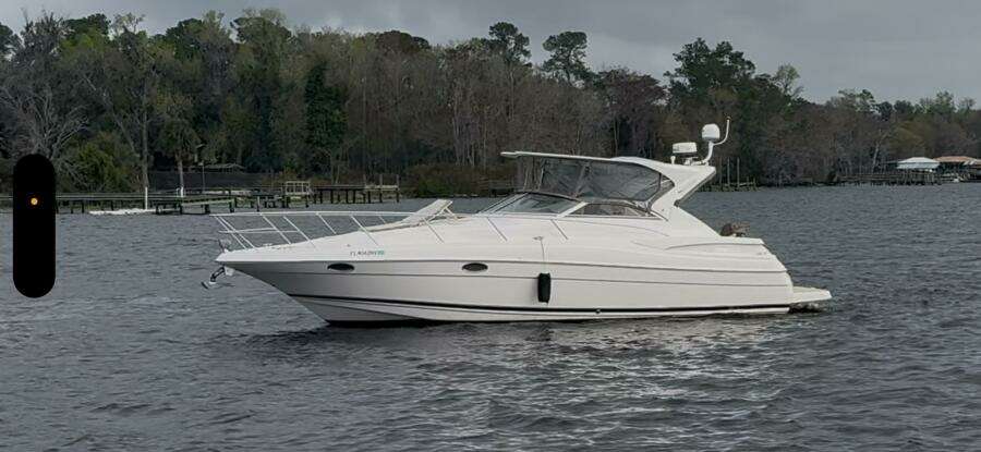 2005 Regal 3560 Commodore