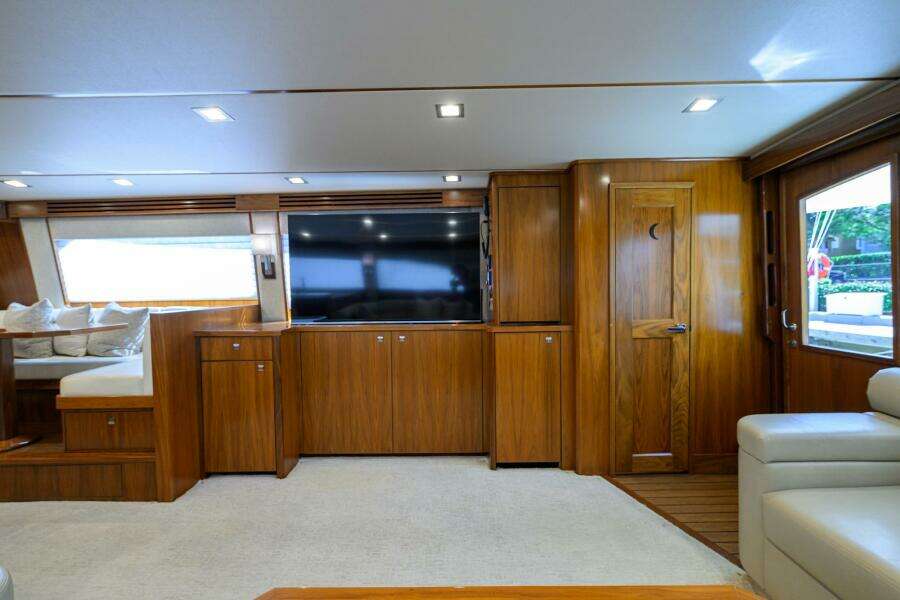 Viking 80 - LAMPLIGHTER - Salon