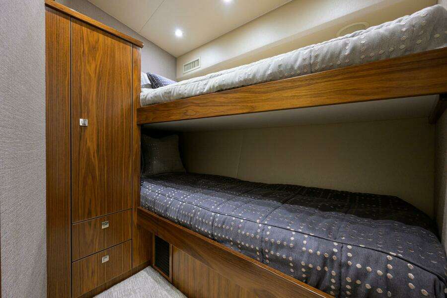 Viking 80 - LAMPLIGHTER - Forward Starboard Guest Stateroom