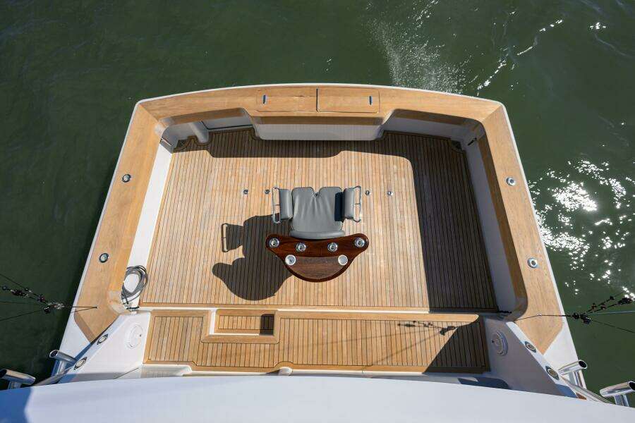 Viking 61 Reel King - Cockpit 