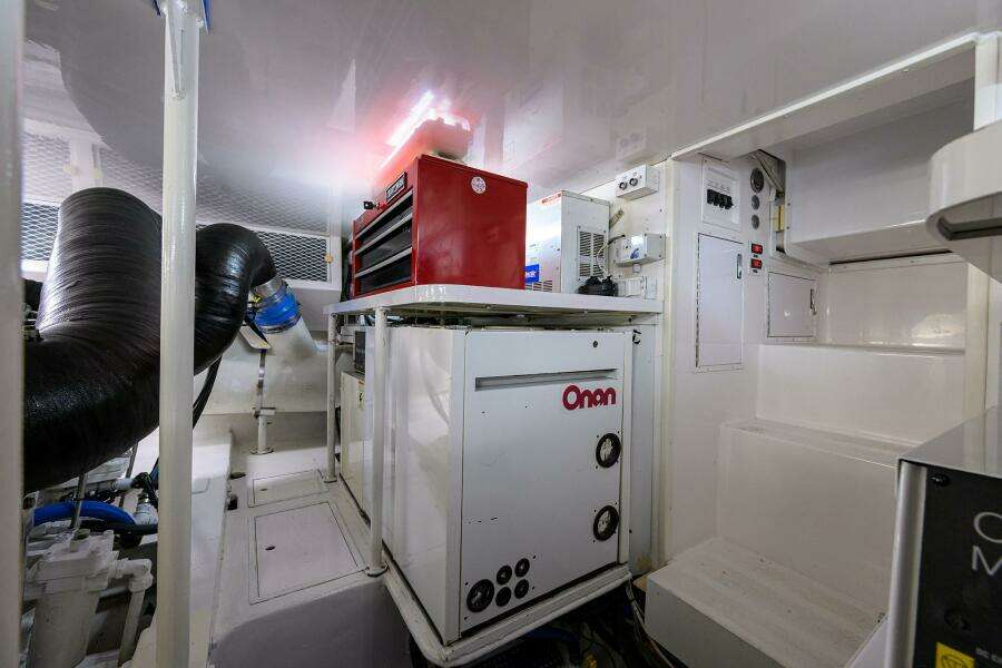 Viking 61 Reel King - Engine Room 