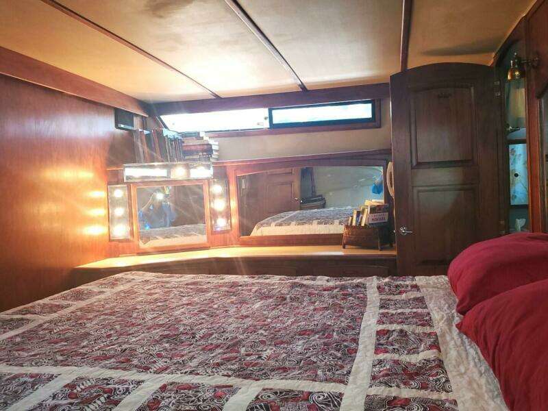 1985 Californian 5239 Cockpit Motor Yacht