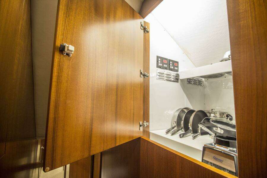 2000 Merritt 80 Sportfish