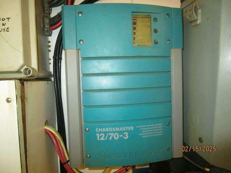 57' DeFever battery charger