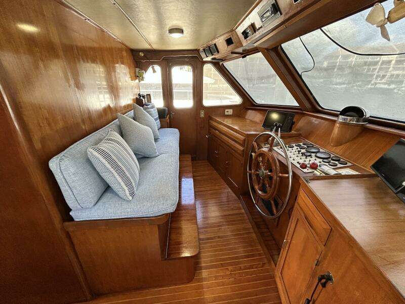 57' DeFever pilothosue port