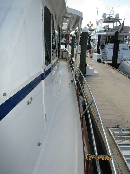 57' DeFever port side deck2
