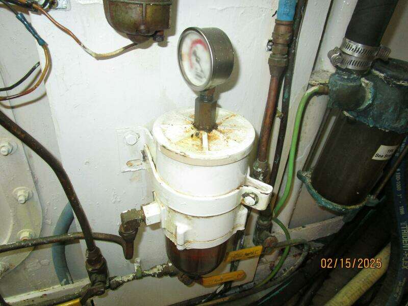57' DeFever starbaord generator Racor fuel filter