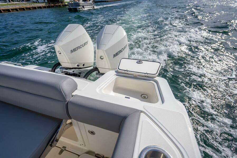 2023 Boston Whaler 280 Outrage