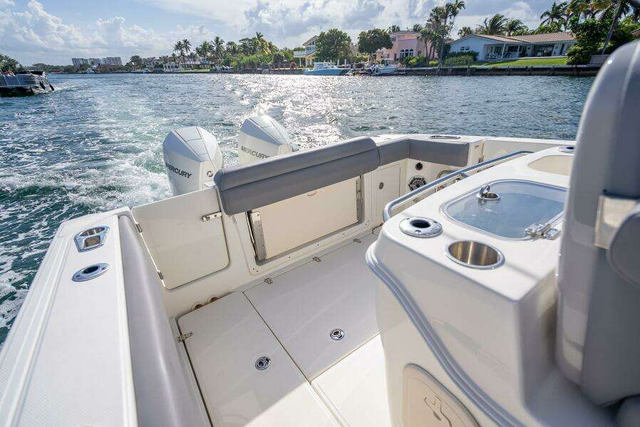 2023 Boston Whaler 280 Outrage