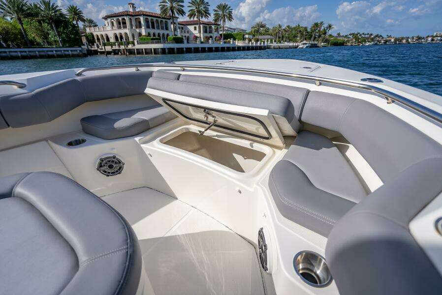 2023 Boston Whaler 280 Outrage