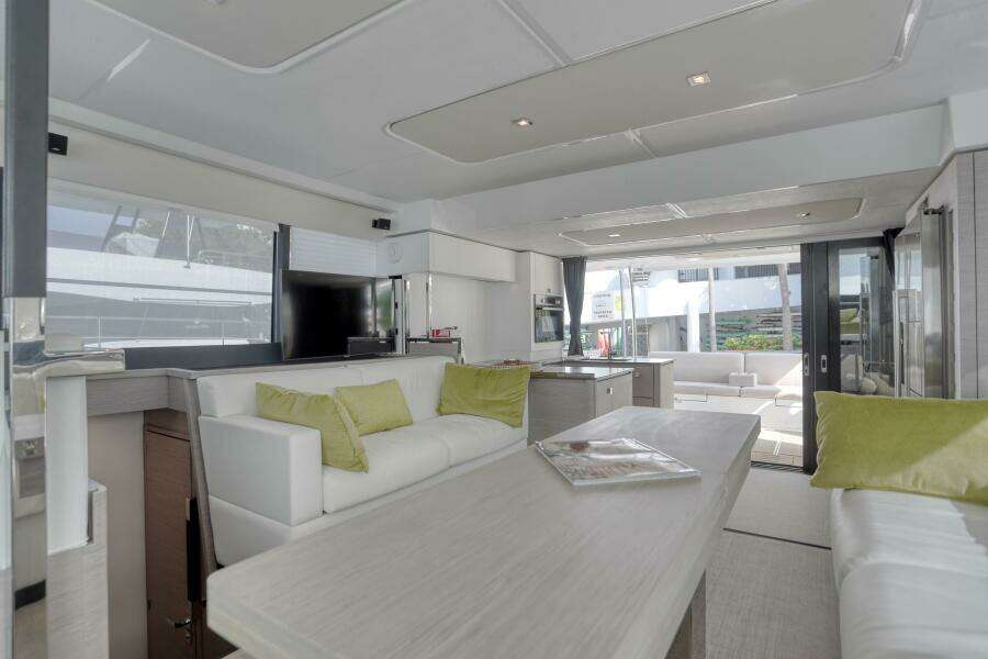2022 Fountaine Pajot MY6