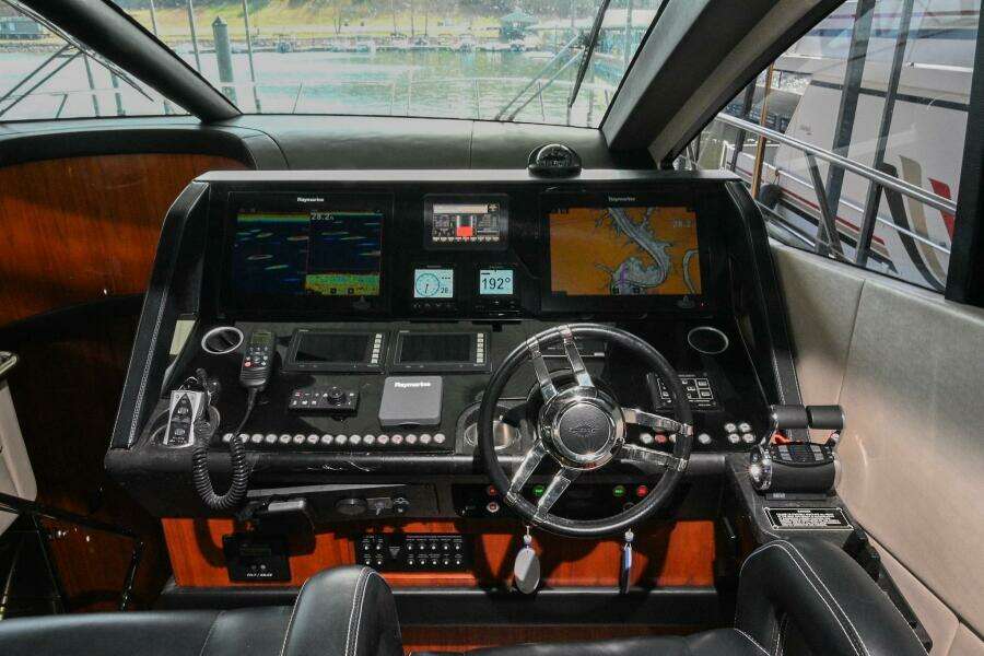 2015 Sunseeker Predator 68