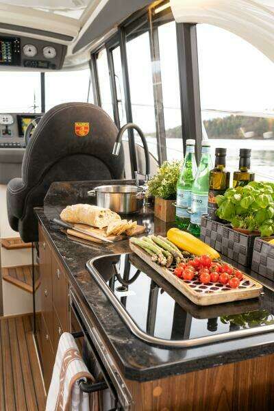 2025 Marex 330 Scandinavia