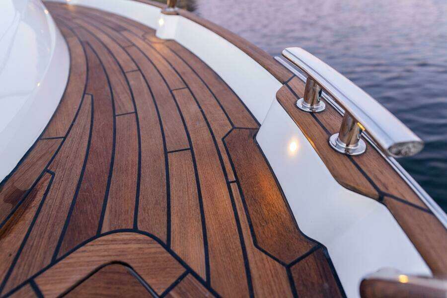 2025 Marex 330 Scandinavia