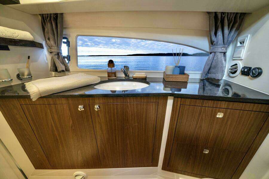 2025 Marex 330 Scandinavia