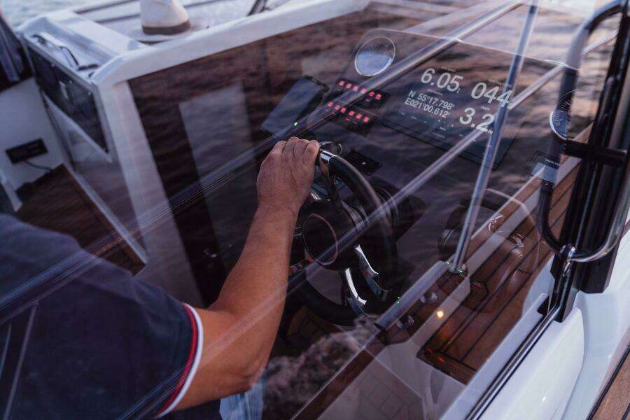 2025 Marex 330 Scandinavia