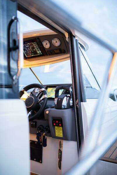 2025 Marex 330 Scandinavia