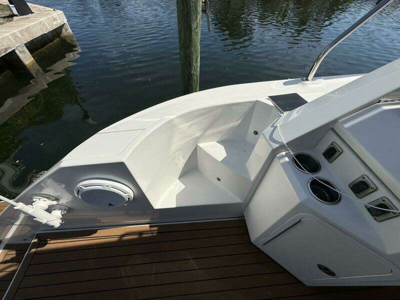2014 Cruisers Yachts 45 Cantius