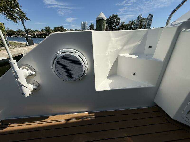 2014 Cruisers Yachts 45 Cantius