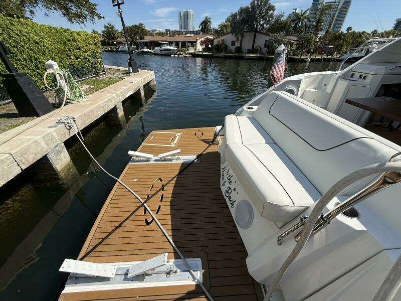 2014 Cruisers Yachts 45 Cantius