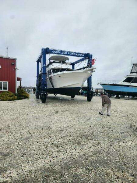 1985 Chris-Craft Catalina 42