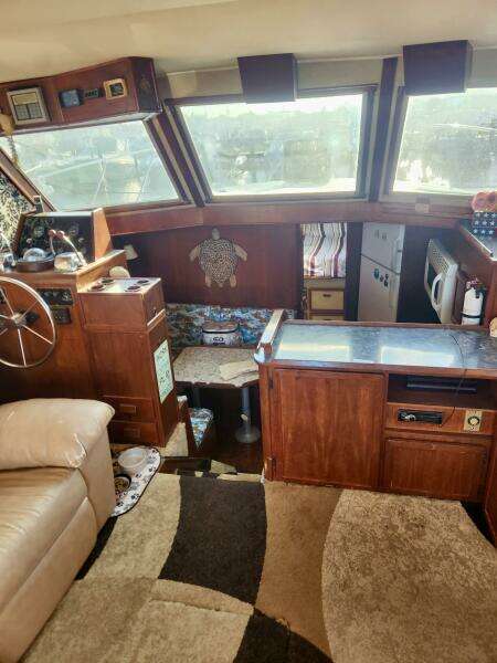 1985 Chris-Craft Catalina 42