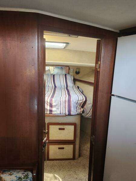 1985 Chris-Craft Catalina 42