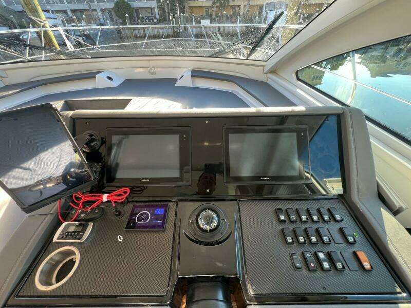 2018 Cruisers Yachts 42 Cantius