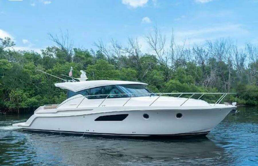 2015 Tiara Yachts C44 Coupe