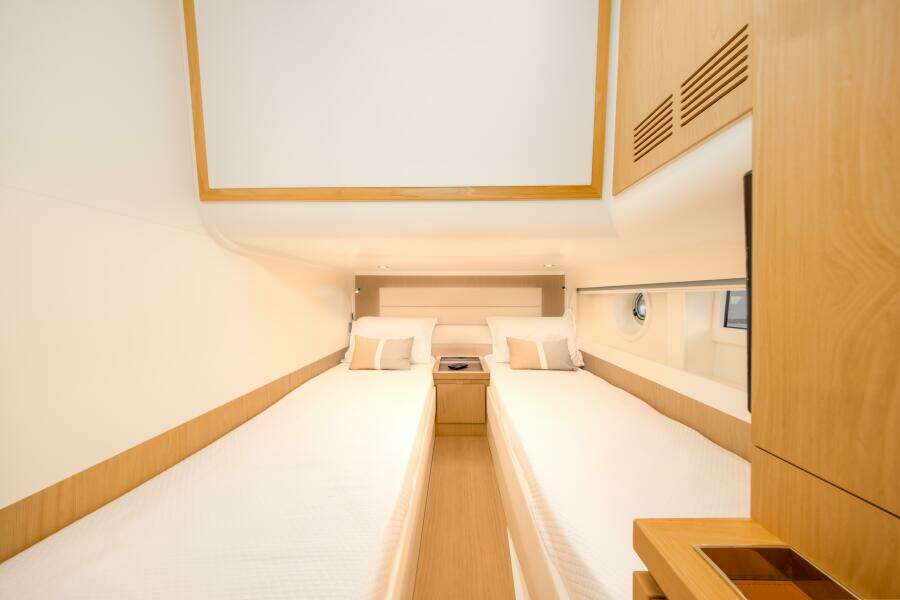 2021 Solaris 48 Open