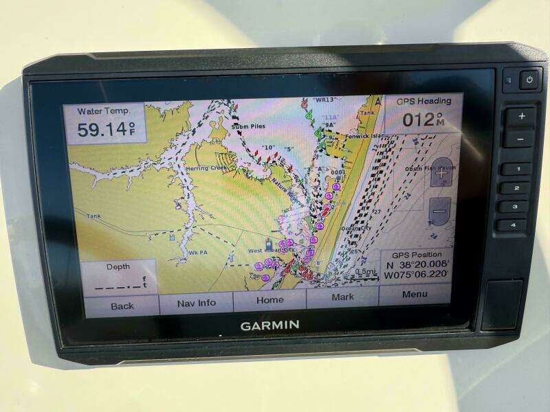 2020 Boston Whaler 210 Dauntless