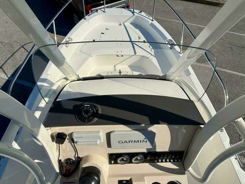 2020 Boston Whaler 210 Dauntless