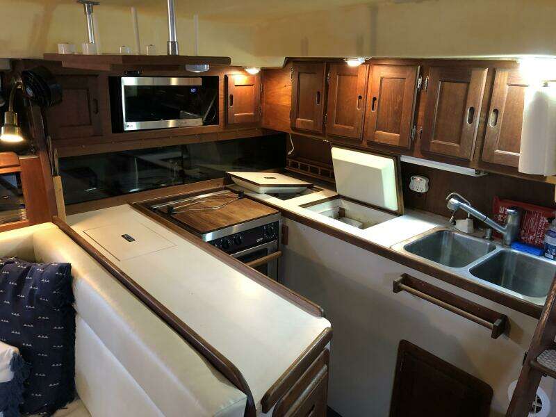 1988 Catalina Morgan Classic 41