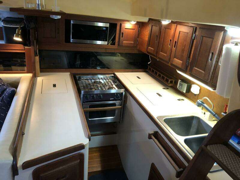 1988 Catalina Morgan Classic 41