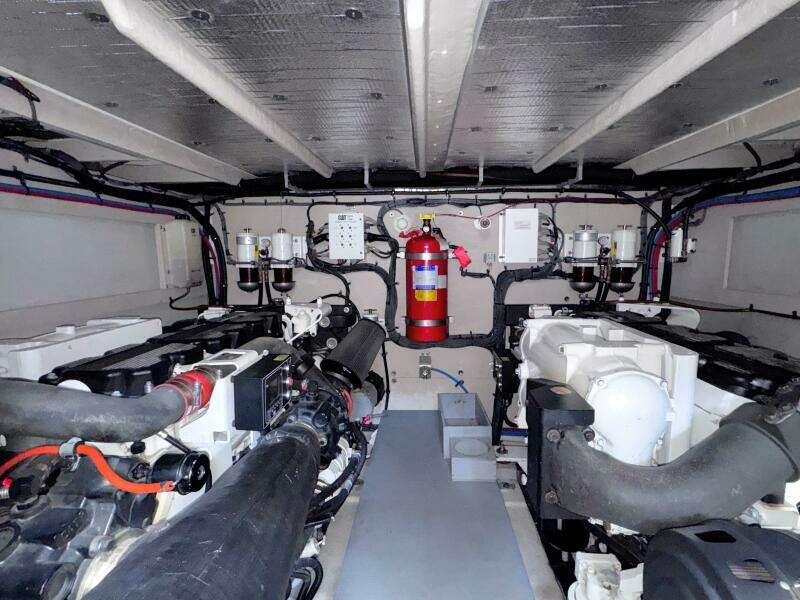 2018 Sea Ray L650 Fly