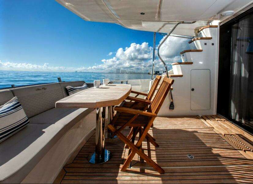 2018 Sea Ray L650 Fly