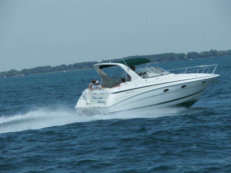 1998 Chris-Craft 320 Express Cruiser