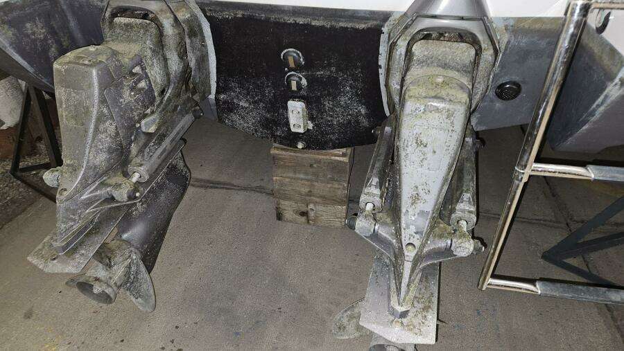 1998 Chris-Craft 320 Express Cruiser