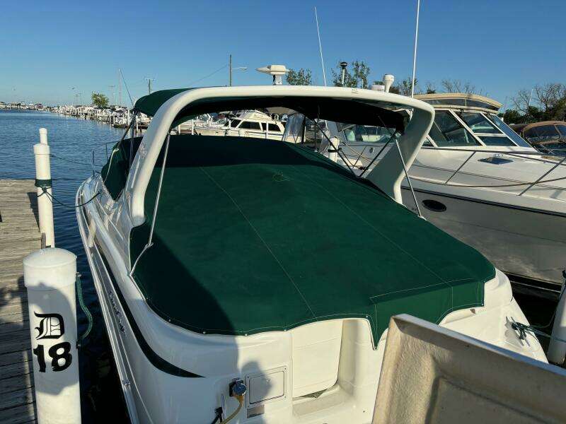 1998 Chris-Craft 320 Express Cruiser