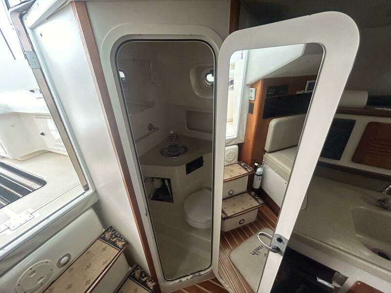 2002 Pursuit 3000 Express