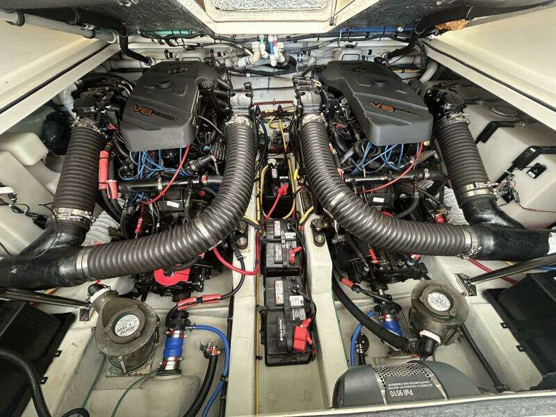 2002 Pursuit 3000 Express