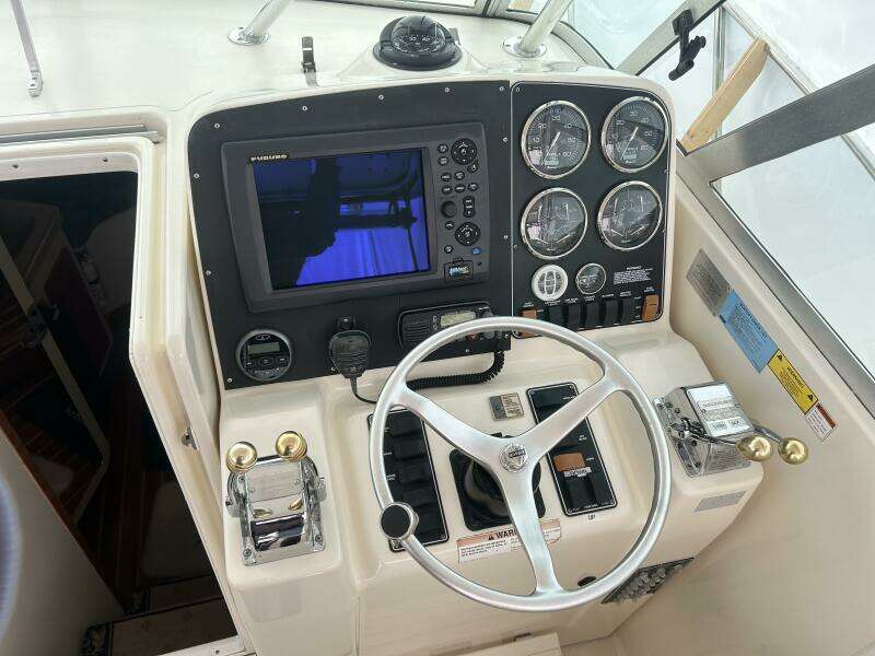 2002 Pursuit 3000 Express