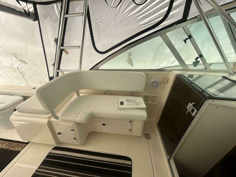 2002 Pursuit 3000 Express