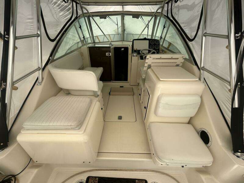 2002 Pursuit 3000 Express