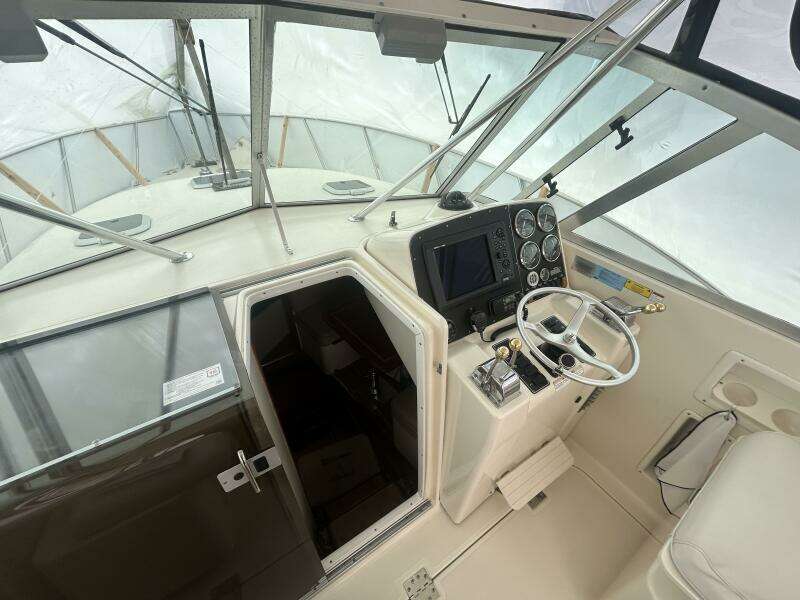 2002 Pursuit 3000 Express