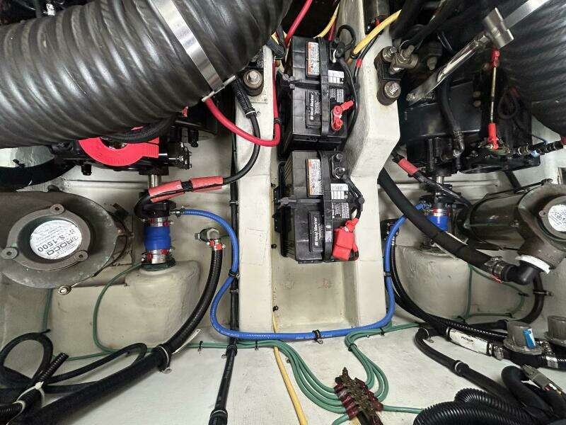 2002 Pursuit 3000 Express